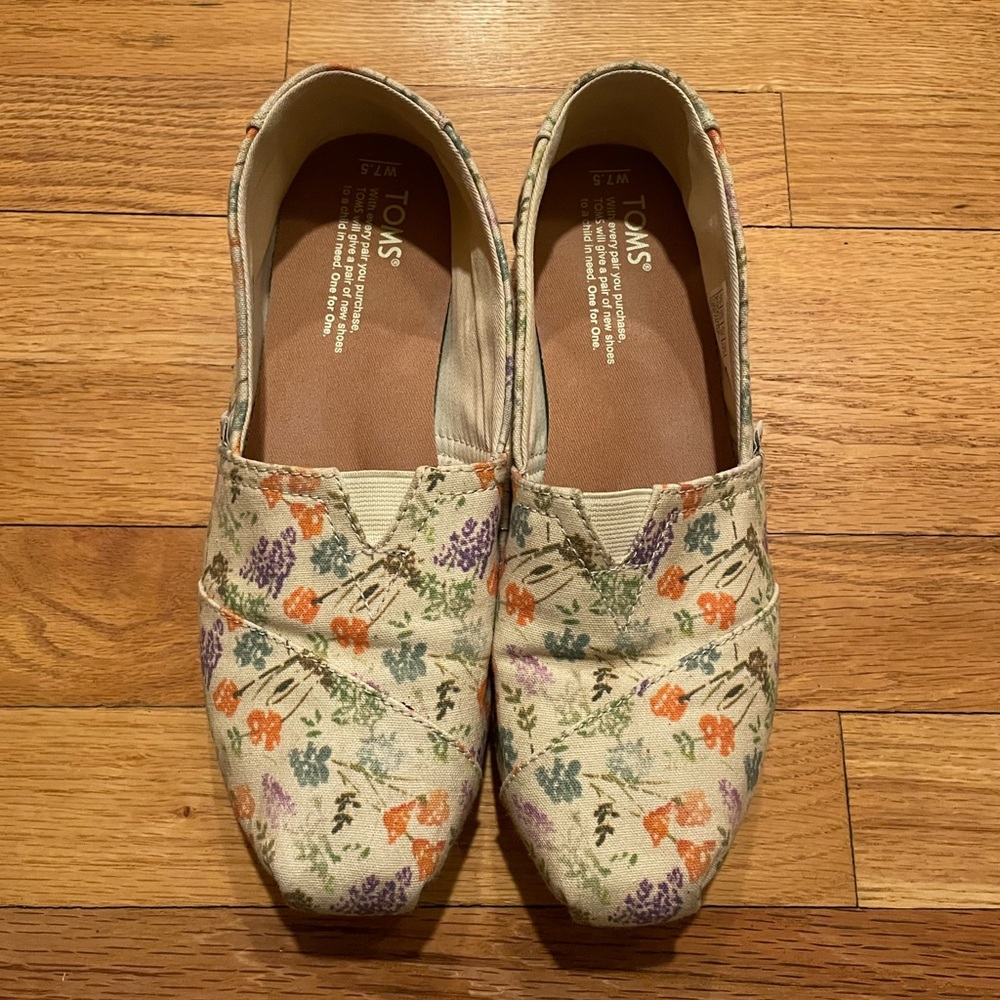 Toms